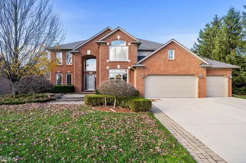 48983 Chelsea Park, Macomb, MI 48044