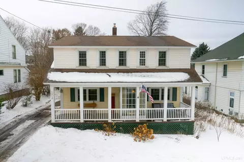 1013 N Front, Marquette, MI 49855
