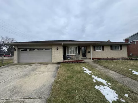 40964 Flagstaff, Sterling Heights, MI 48313