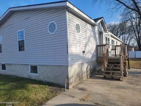2016 Poplar, Port Huron, MI 48060