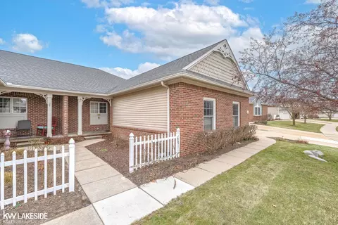 615 Shoreline, Fenton, MI 48430