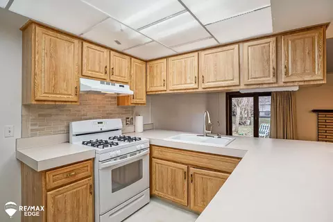 Kitchen - 315 Delzingro, Davison, MI 48423 photo 3 of 4