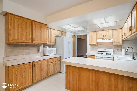 Kitchen - 315 Delzingro, Davison, MI 48423 photo 2 of 4