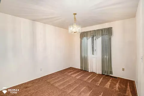 Bedroom - 315 Delzingro, Davison, MI 48423 photo 2 of 3