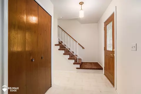 Entry Way - 315 Delzingro, Davison, MI 48423 photo 1 of 1