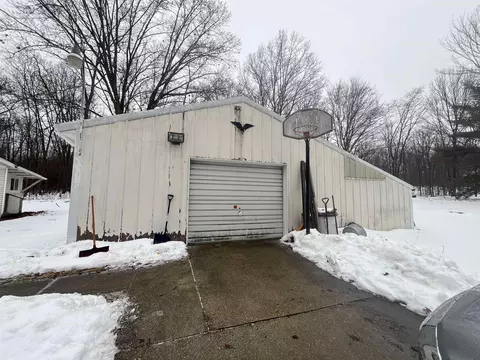 8365 N Bass Lk, Harrison, MI 48625 photo 4