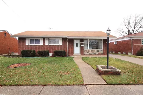 13245 Champaign, Warren, MI 48089