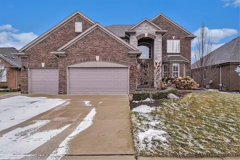 49793 Becher Dr W, Macomb, MI 48044
