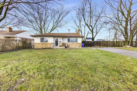 33155 Garfield, Fraser, MI 48026