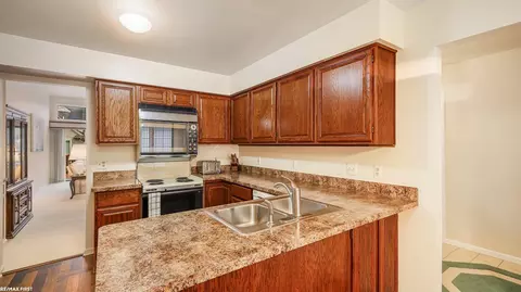 16929 Boulder, Macomb, MI 48042 photo 9