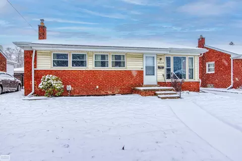 28489 Floral, Roseville, MI 48066