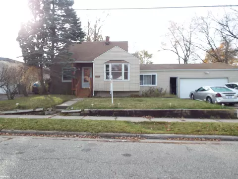 197 Crystal Lake Dr, Pontiac, MI 48341