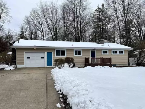 5705 Perrine, Midland, MI 48640