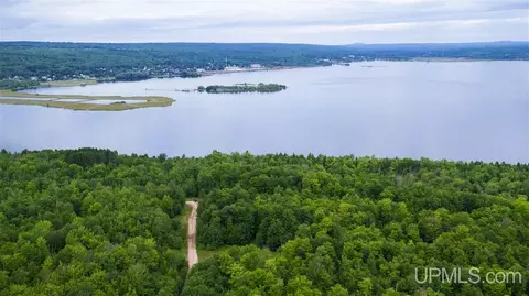 tbd 3 Red Barn, Hancock, MI 49930