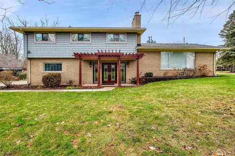 38414 Gail, Clinton Township, MI 48036
