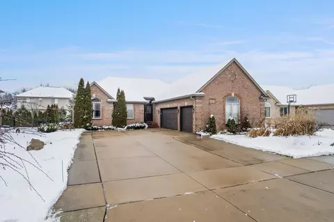 16129 Bishopsgate, Macomb, MI 48044 photo 2