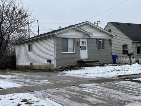 22580 Oaklane, Warren, MI 48089
