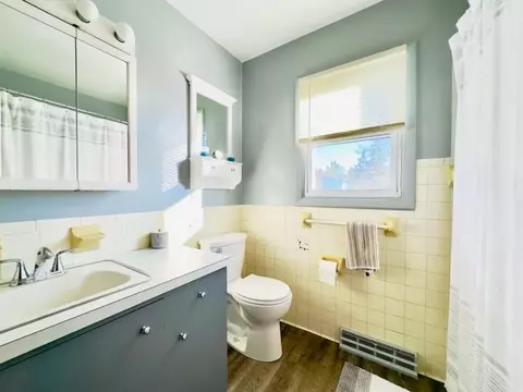 Bath - 710 Stevens, Owosso, MI 48867 photo 2 of 3