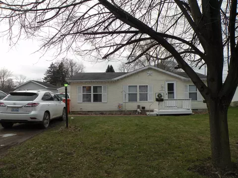 612 Frazer, Owosso, MI 48867