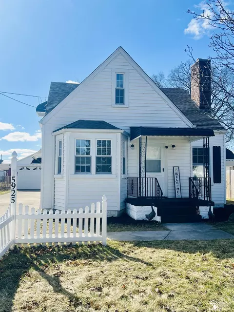 5925 Oakwood, Monroe, MI 48161
