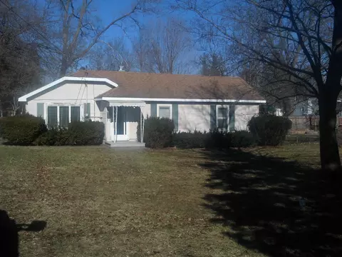 906 Stewart, Owosso, MI 48867
