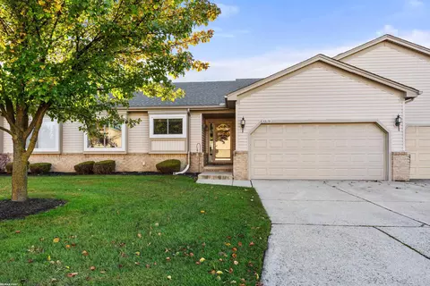 53175 Pineridge #50, Chesterfield, MI 48051