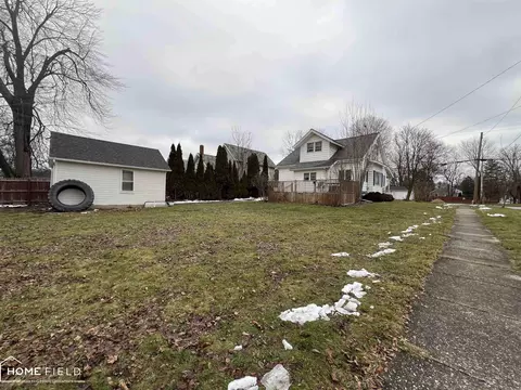 Exterior - 520 S Cedar, Owosso, MI 48867 photo 6 of 7