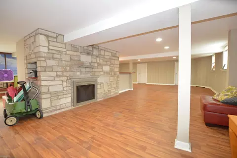 Living - 22487 Boulder, Eastpointe, MI 48021 photo 4 of 6