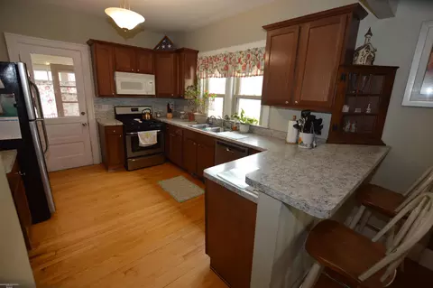 Kitchen - 22487 Boulder, Eastpointe, MI 48021 photo 2 of 3