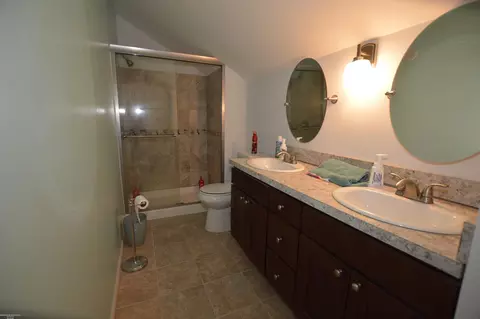 Bath - 22487 Boulder, Eastpointe, MI 48021 photo 2 of 2