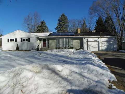 130 W Park St, Harrison, MI 48625