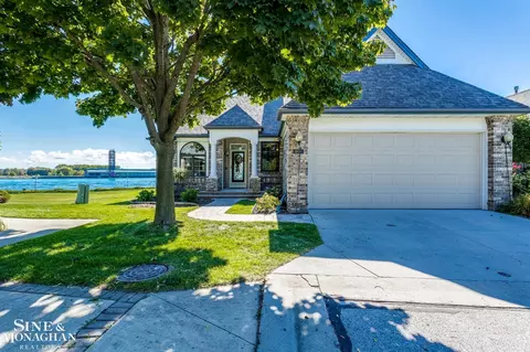 1838 Edison Shrs, Port Huron, MI 48060