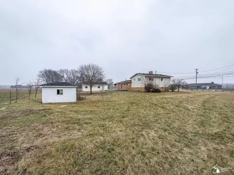Exterior - 1058 E Temperance Rd, Temperance, MI 48182 photo 6 of 8