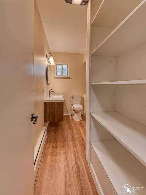 Bath - 1058 E Temperance Rd, Temperance, MI 48182 photo 1 of 2