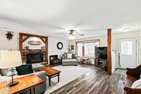 Living - 223 S Bartlett, Saint Clair, MI 48079 photo 2 of 5