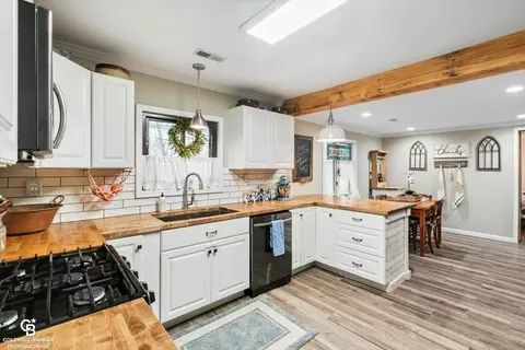 Kitchen - 223 S Bartlett, Saint Clair, MI 48079 photo 3 of 5