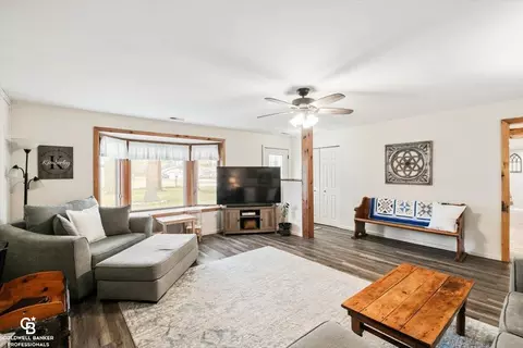 Living - 223 S Bartlett, Saint Clair, MI 48079 photo 3 of 5