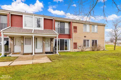 303 Sunset, Saint Clair Shores, MI 48082