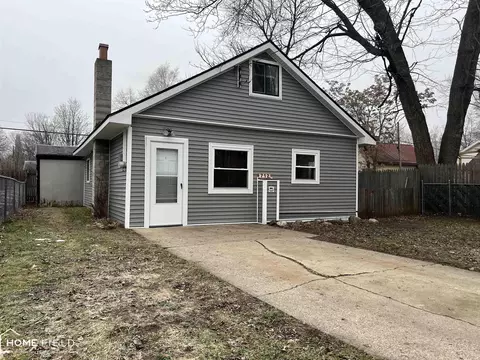 712 Broadway, Owosso, MI 48867