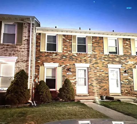 29143 E Brittany #16, Roseville, MI 48066