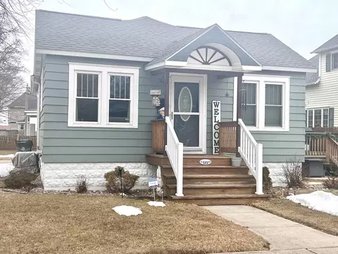 522 S 2nd, Escanaba, MI 49829