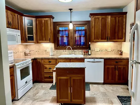 Kitchen - 522 S 2nd, Escanaba, MI 49829 photo 1 of 3