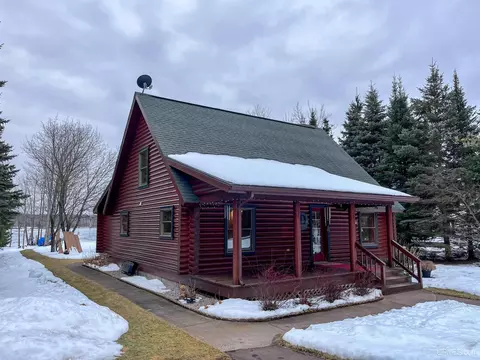 27469 E Grosse Pointe Shrs, Dollar Bay, MI 49922