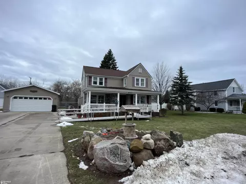8501 Lake, Port Austin, MI 48467