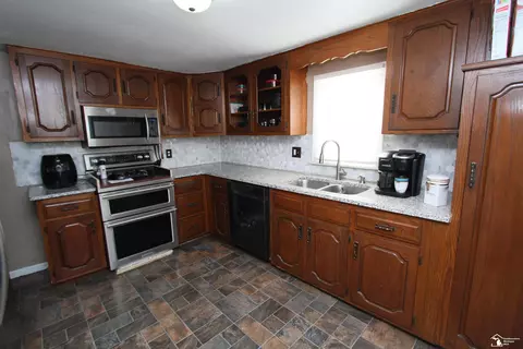 Kitchen - 104 W Seventh, Monroe, MI 48161 photo 2 of 3