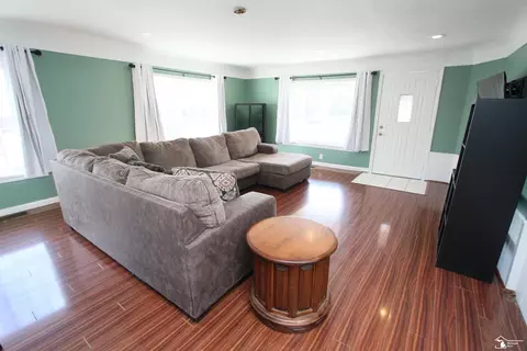 Living - 104 W Seventh, Monroe, MI 48161 photo 2 of 3