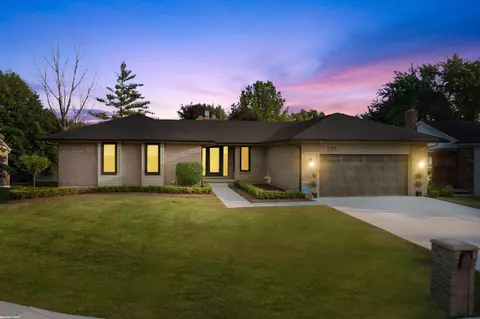 239 Slade, Rochester Hills, MI 48307