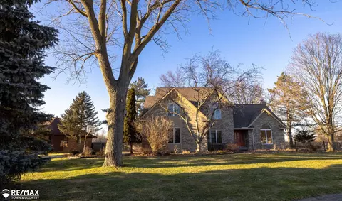 6485 Hickory Holw, Flint, MI 48532