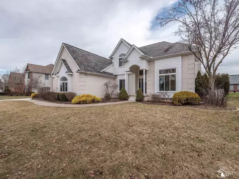 5502 Wimbledon Park, Monroe, MI 48161