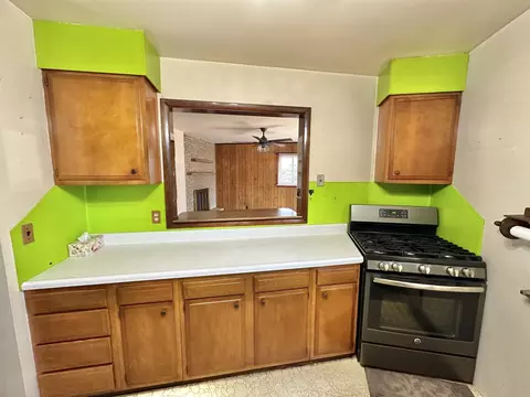 Kitchen - 1663 W Seidlers, Auburn, MI 48611 photo 2 of 4